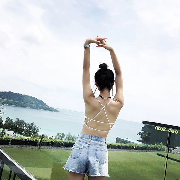 超美露背 美背 背心 露背 小可愛 交叉 細肩帶 短版 防走光 內衣 比基尼 無痕 爆乳 性感 海邊 黑白 韓國 ANNA S. 5