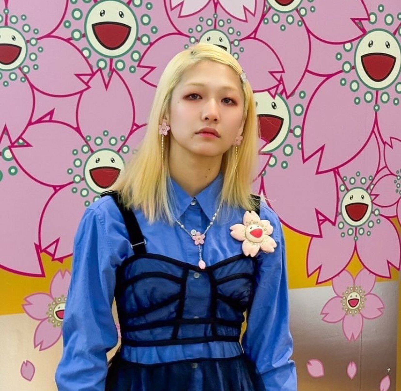 村上隆Takashi Murakami 太陽花 kaikai kiki 小花   櫻花別針 吊飾 1