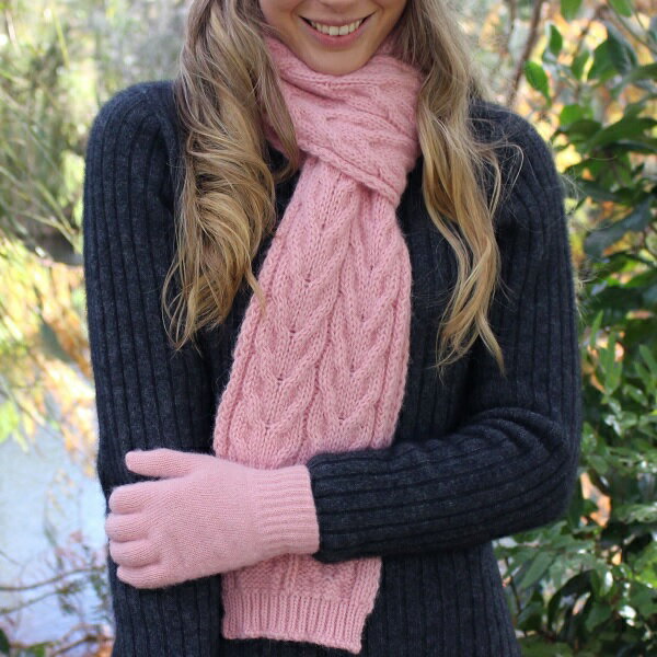 嫩粉紅100%紐西蘭駝羊毛保暖圍巾麻花粗針織