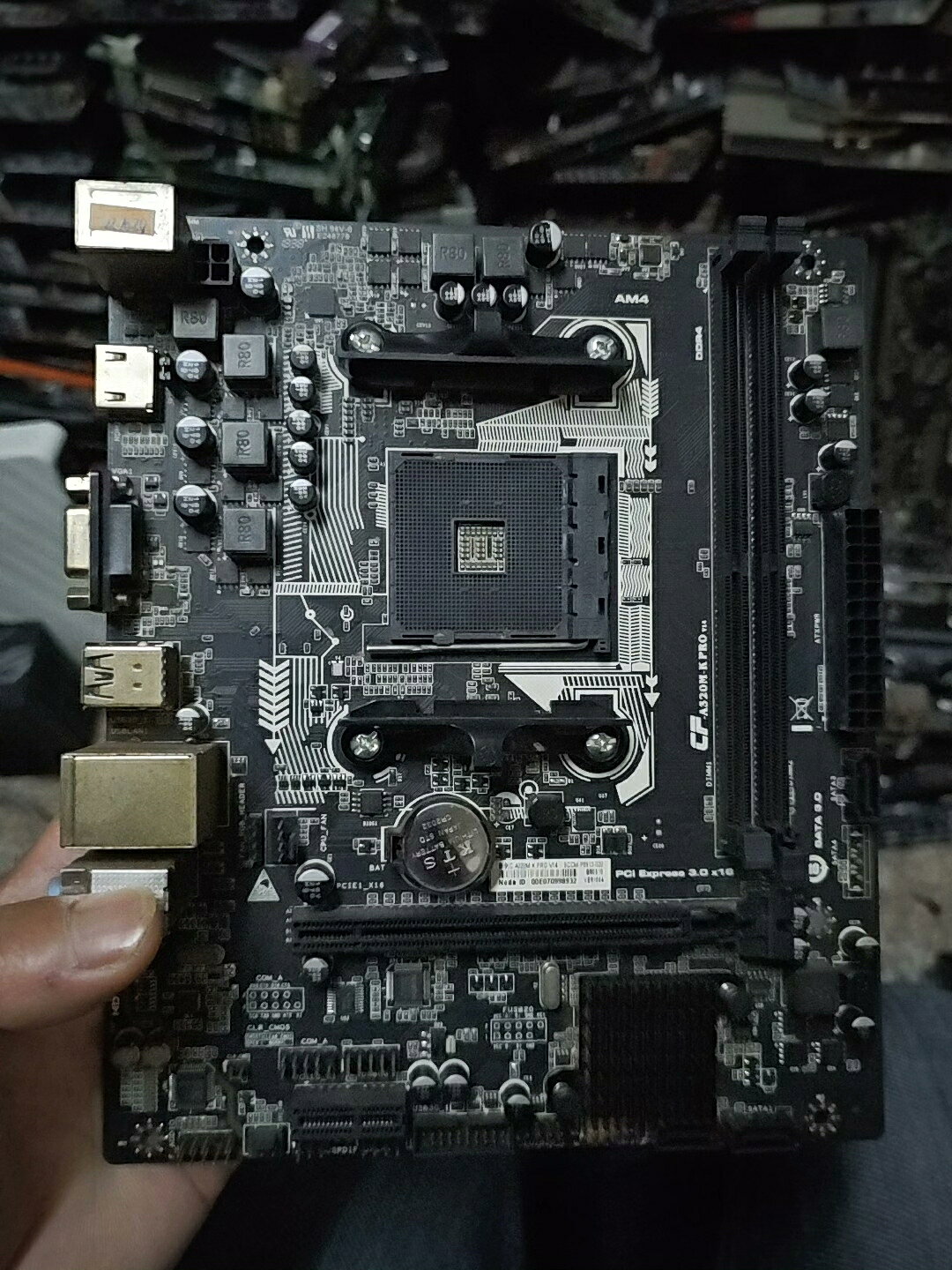 七彩虹斷劍C.A320M-K PRO V14主機板 AM4針腳 支援AMD銳龍2代CPU DDR4記憶體 VGA+HDMI雙介面 USB3.0 二手拆機良品