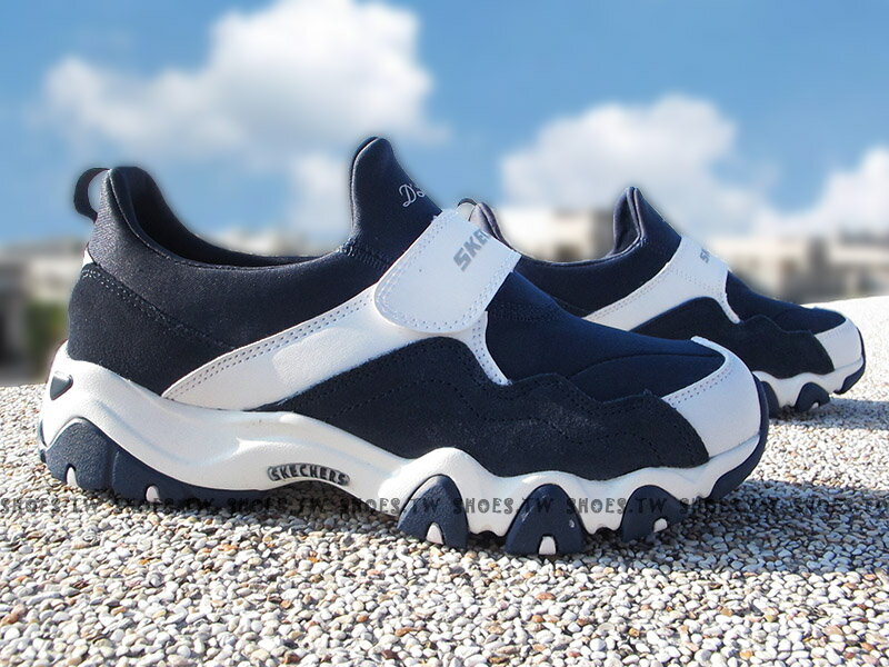 7.skechers d'lites