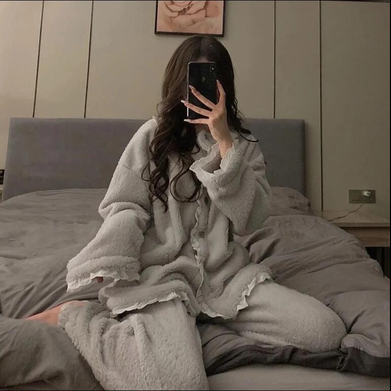 居服套裝珊瑚絨睡衣女冬季加厚ins風法蘭絨網紅小香風蕾絲少女家【繁星小鎮】