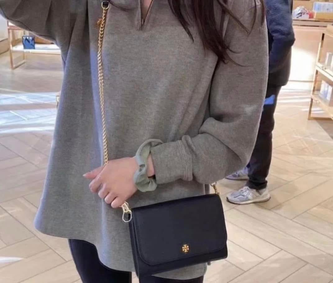 現貨在台,不用等~Tory Burch 防刮十字紋翻蓋鍊帶斜背 WOC