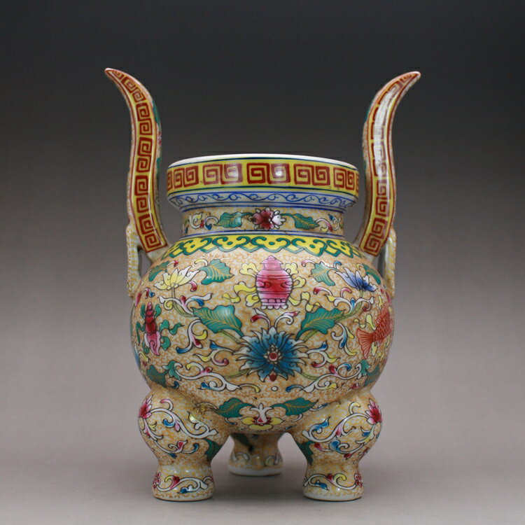 粉彩 三足鼎