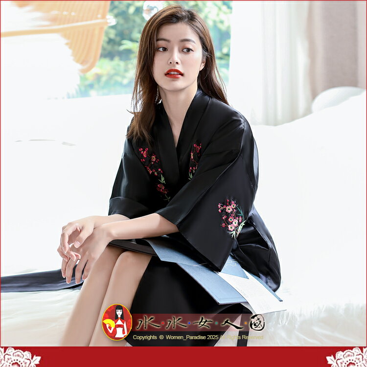 中國風女士睡衣睡袍復古綢緞繡花女唐裝浴袍寬鬆舒適日常送禮-繡梅花(黑色)-水水女人國