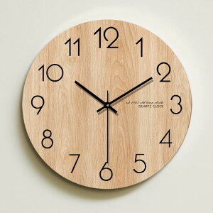現代簡約時尚客廳掛鐘創意北歐個性木質木紋靜音鐘錶時鐘石英壁鐘