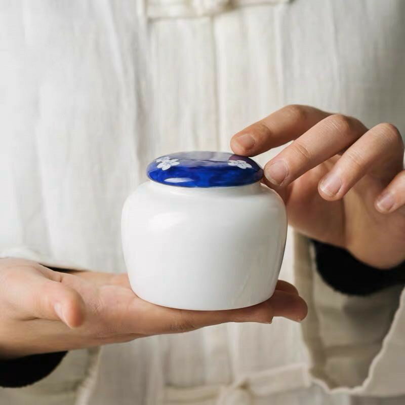 手繪白瓷茶葉罐小號陶瓷密封罐存茶罐防潮便攜式旅行罐茶包裝罐子