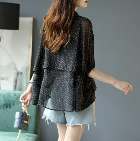 中大尺碼韓版女裝 寬鬆百搭字母雪紡上衣 時尚氣質簡約雪紡拼字母 五分袖上衣 雪紡衫 2