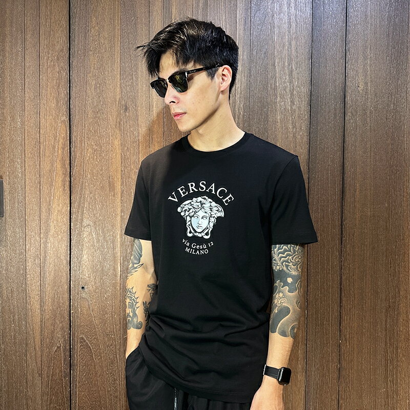 美國百分百【全新真品】Versace Jeans 凡賽斯 短袖 棉質 T恤 VJ 上衣 女王頭 短T 黑色 BQ69