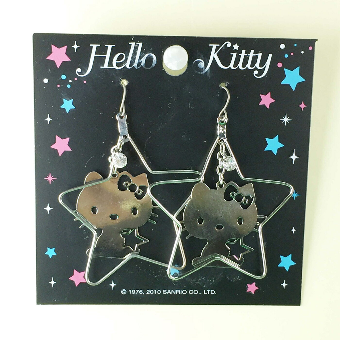 【震撼精品百貨】Hello Kitty 凱蒂貓 造型耳環-側坐星星造型 震撼日式精品百貨