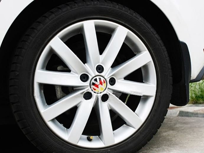 VW 國旗貼方向盤貼 輪胎貼 後車標貼 GTI polo golf tiguan Beetle passat 沂軒精品A0044 2