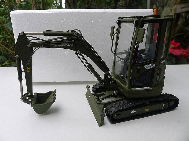 SUNWARD SWE25U 山河智能挖掘機小回轉挖土機工程車模型 原廠1:20