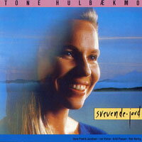 東妮：在山上唱歌 Tone Hulbækmo: Svevende Jord (CD)