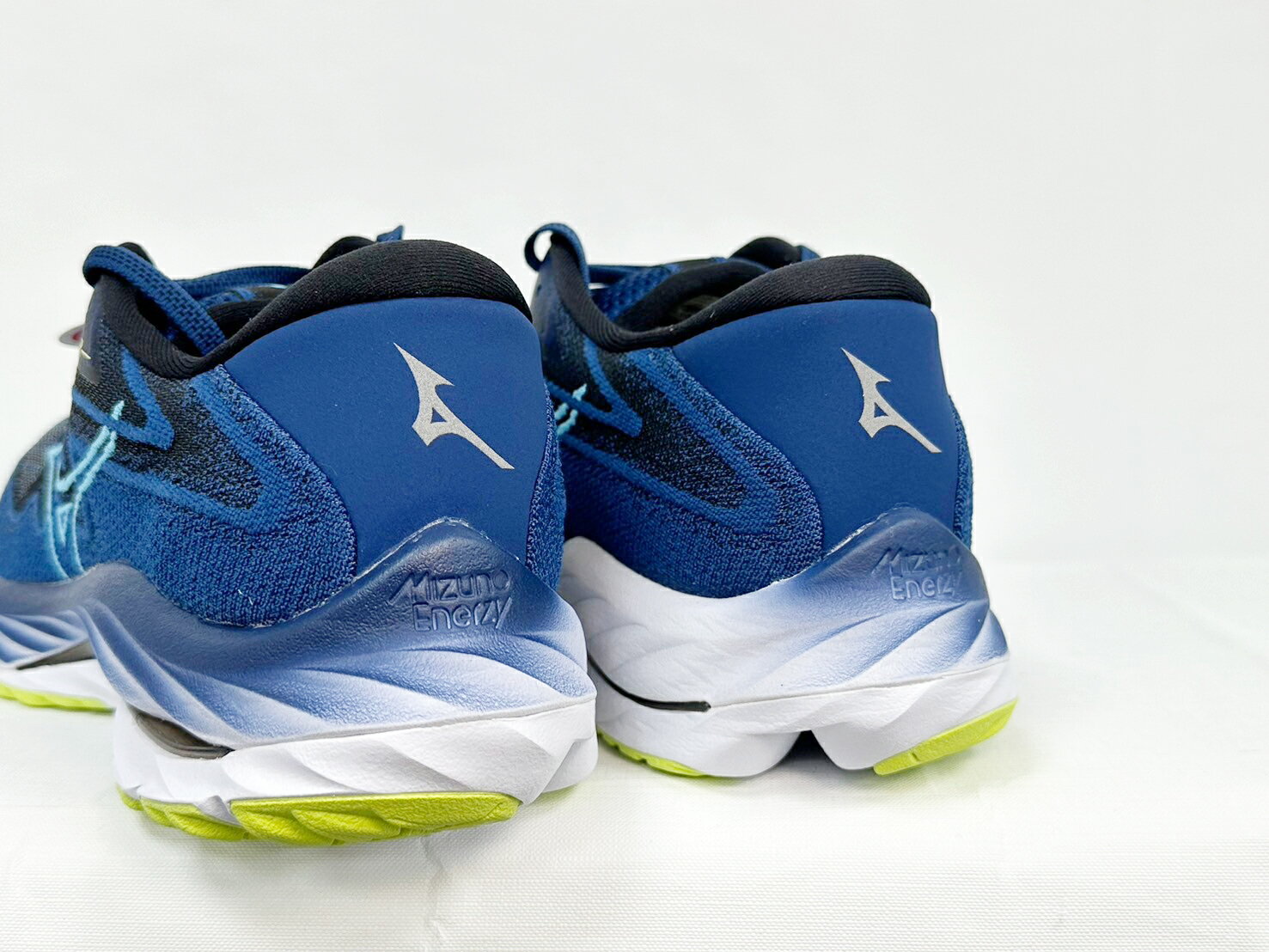 美品❗️直ぐにプレー可❗️VOLTRIC8OE-ture♦︎中上級者♦︎4U♦︎即購入OK MIZUNO 美津濃男慢跑鞋WAVE RIDER 27 SSW 4E超寬楦包覆透氣