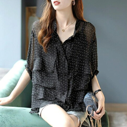 中大尺碼韓版女裝 寬鬆百搭字母雪紡上衣 時尚氣質簡約雪紡拼字母 五分袖上衣 雪紡衫 1