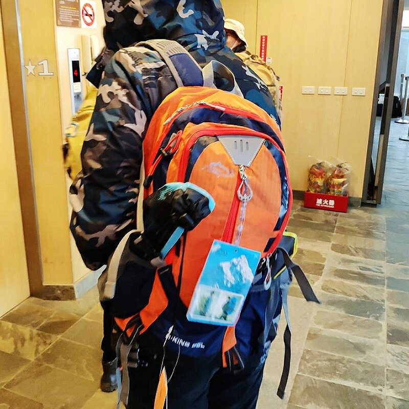 美麗大街【109052058】輕量化休閒登山自助旅行後背包