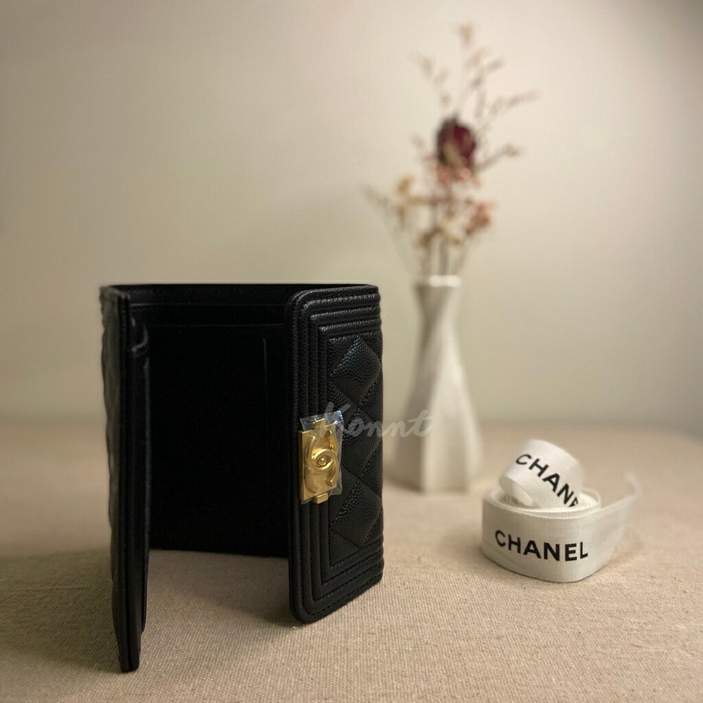 CHANEL BOY 黑金三折短夾
