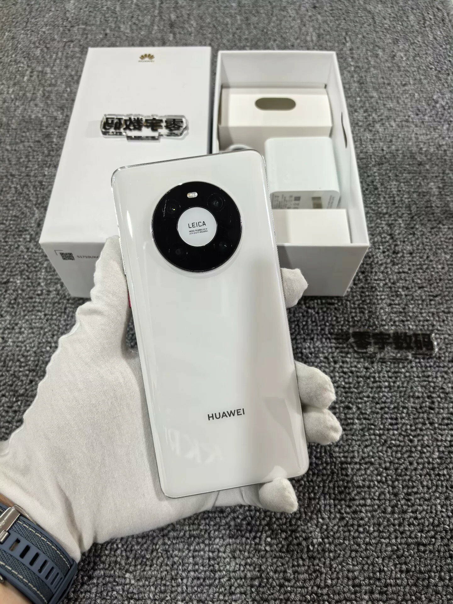 【二手】華為Mate40 5G釉白 8+128G全網通 智慧手機 超感光徠卡鏡頭 強勁麒麟晶片 旗艦機型 急速閃充 現貨秒發