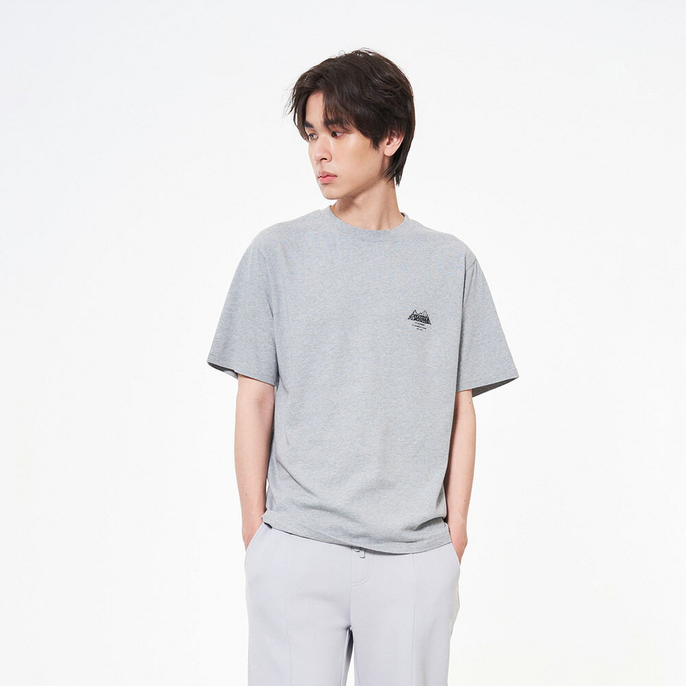 男線條山形小LOGO印花短袖T恤-麻灰色【5th STREET】【APP下單享4%點數】 ★春夏新品 1