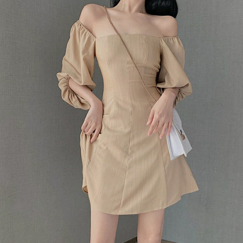 2022春夏新款收腰新年戰袍女潮法式性感氣質方領燈籠袖連衣裙禮服