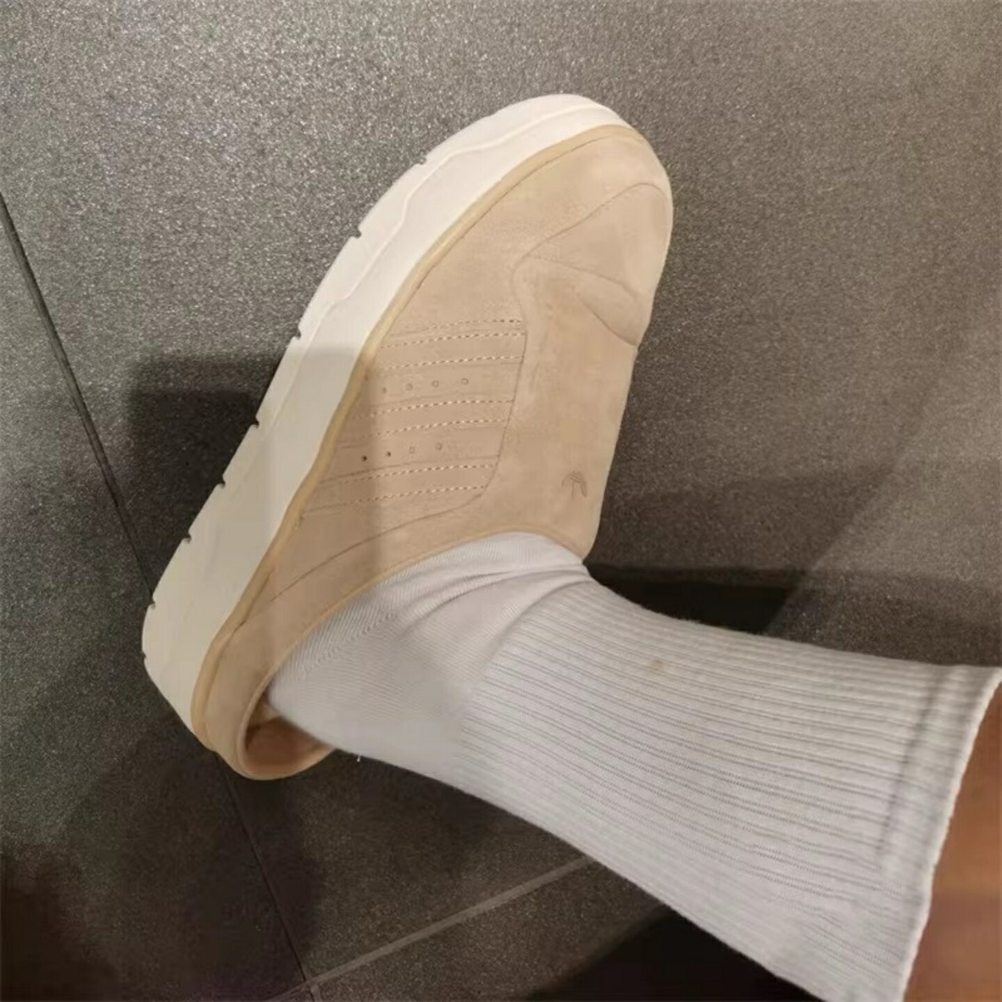 Adidas 阿迪達斯 三葉草 女子冬季休閒拖鞋穆勒鞋 JH9608 JH9609