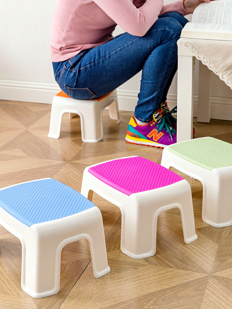 塑料小板凳兒童加厚凳子方凳創意浴室寶寶矮凳成人家用可愛防滑凳