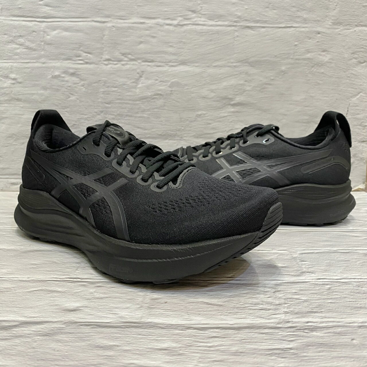 ASICS 亞瑟士 GEL-KAYANO 32 男款 4E寬楦 跑鞋 1011C054-001
