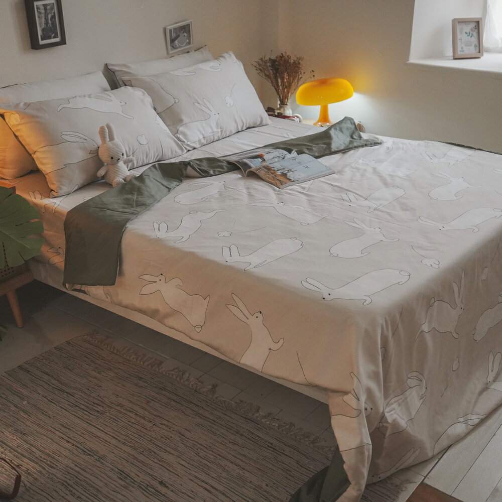 [蹦蹦兔-灰]60支精梳棉 床包 兩用被 台灣製造 棉床本舖