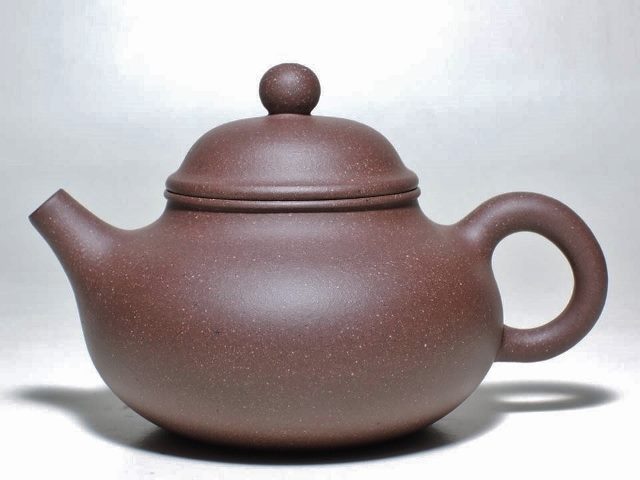 <br/><br/>  純原礦紫砂壺~小容天壺，經SGS檢驗無重金屬，無毒的壺，泡茶好喝的茶壺，提昇茶的香氣喉韻<br/><br/>