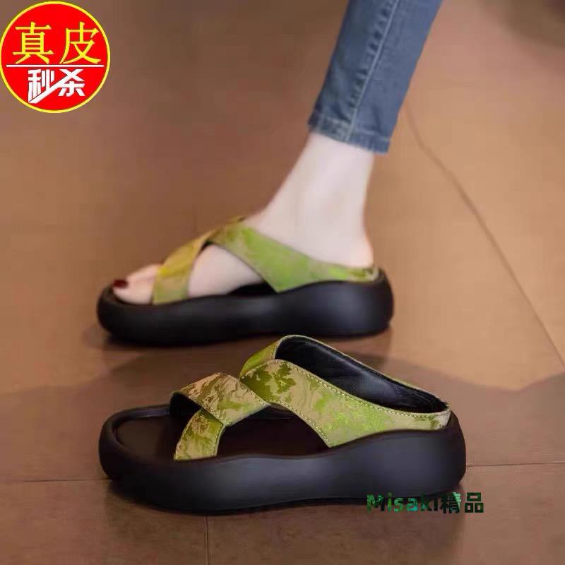 紅青蜓真皮鬆糕底涼拖鞋女2025夏季新款休閑孕婦時尚媽媽一字拖鞋-Misaki精品