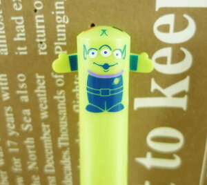 【震撼精品百貨】Metacolle 玩具總動員-雙色筆-三眼怪圖案 震撼日式精品百貨