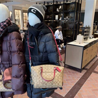 美國正品 COACH F83628黑色(全真皮)、午夜深藍(全真皮)、白花卉(全真皮)、棕咖玫紅、滿版深咖黑色、新款限量 滿版棕咖拼蛇紋(頭層真皮+PVC). (中號) 拉鍊水餃包. *vivi shop*