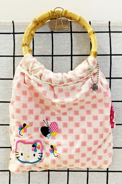 【震撼精品百貨】Hello Kitty 凱蒂貓 日本SANRIO三麗鷗KITTY和風手提袋-粉白格蝴蝶花*96090 震撼日式精品百貨