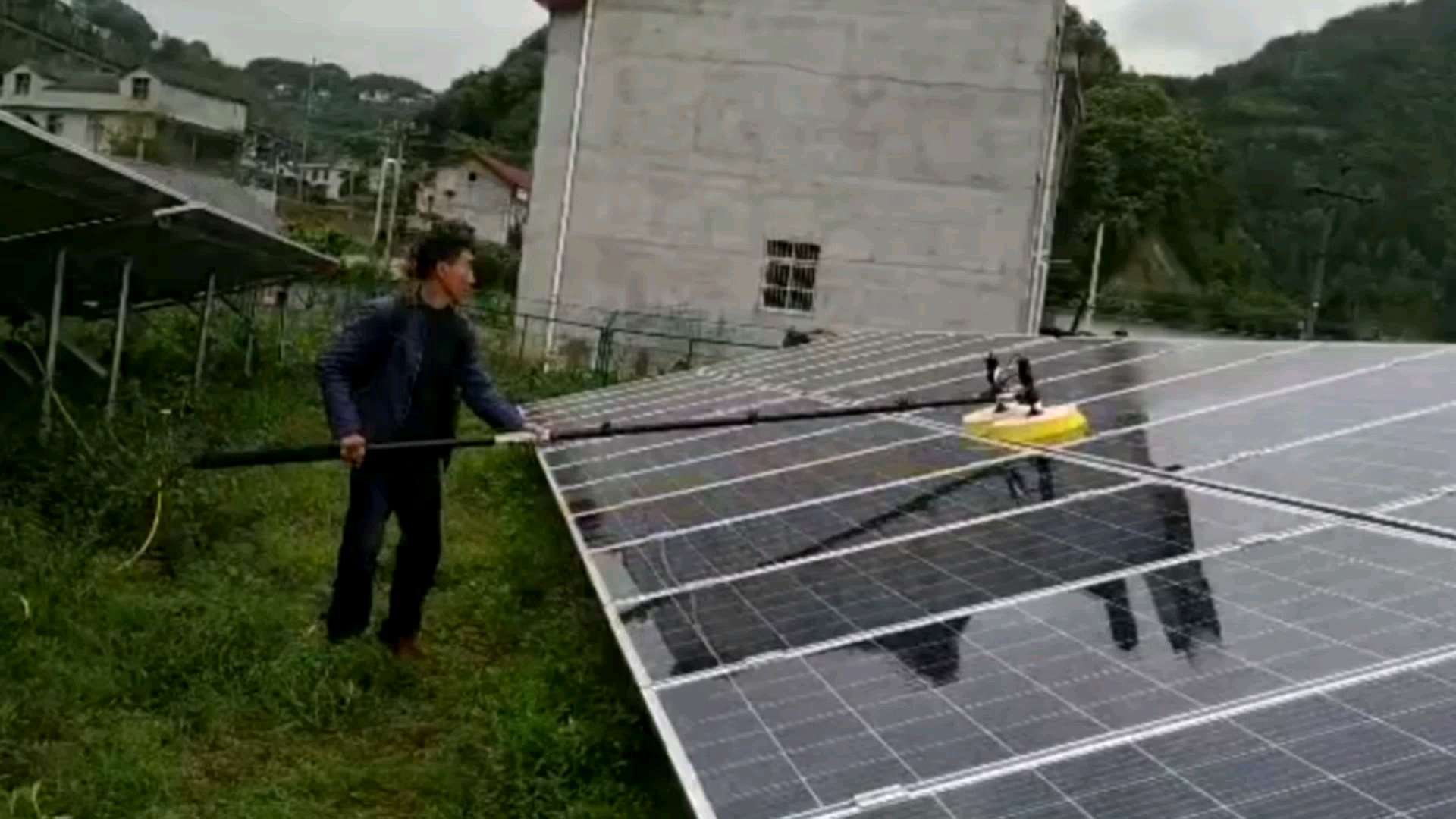 太陽能光伏板清洗機工具機械機器人電動刷家用發電板組件清潔設備