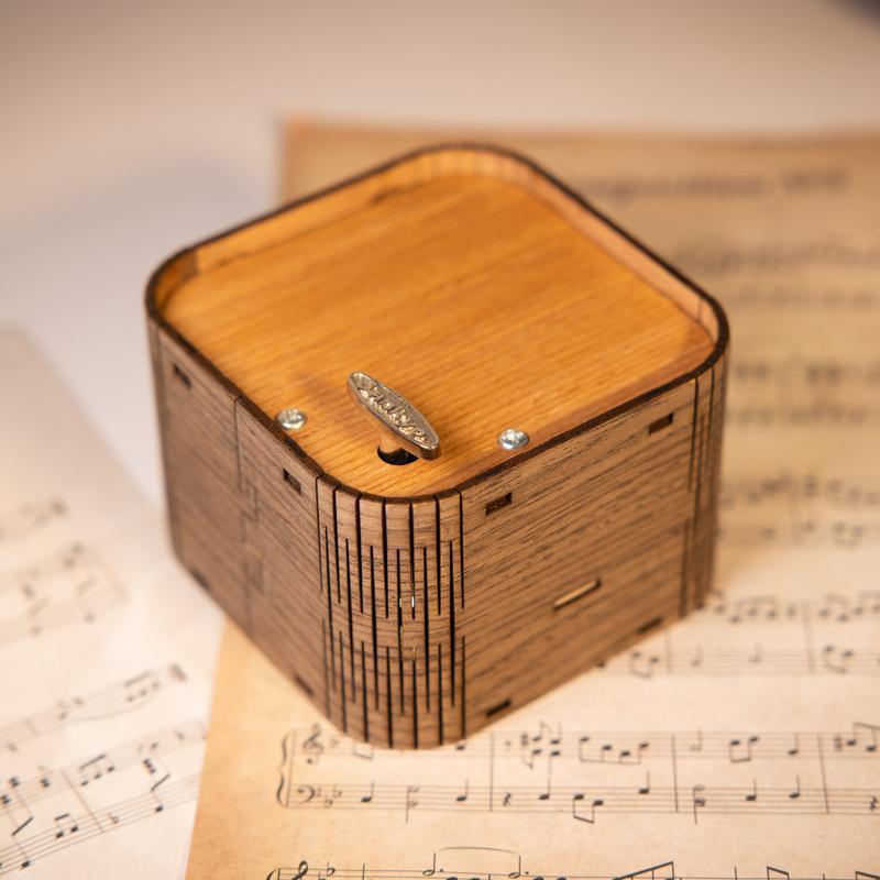 復古立體夜燈動漫霍格沃茨湯屋木質紙雕立體觸控音樂盒