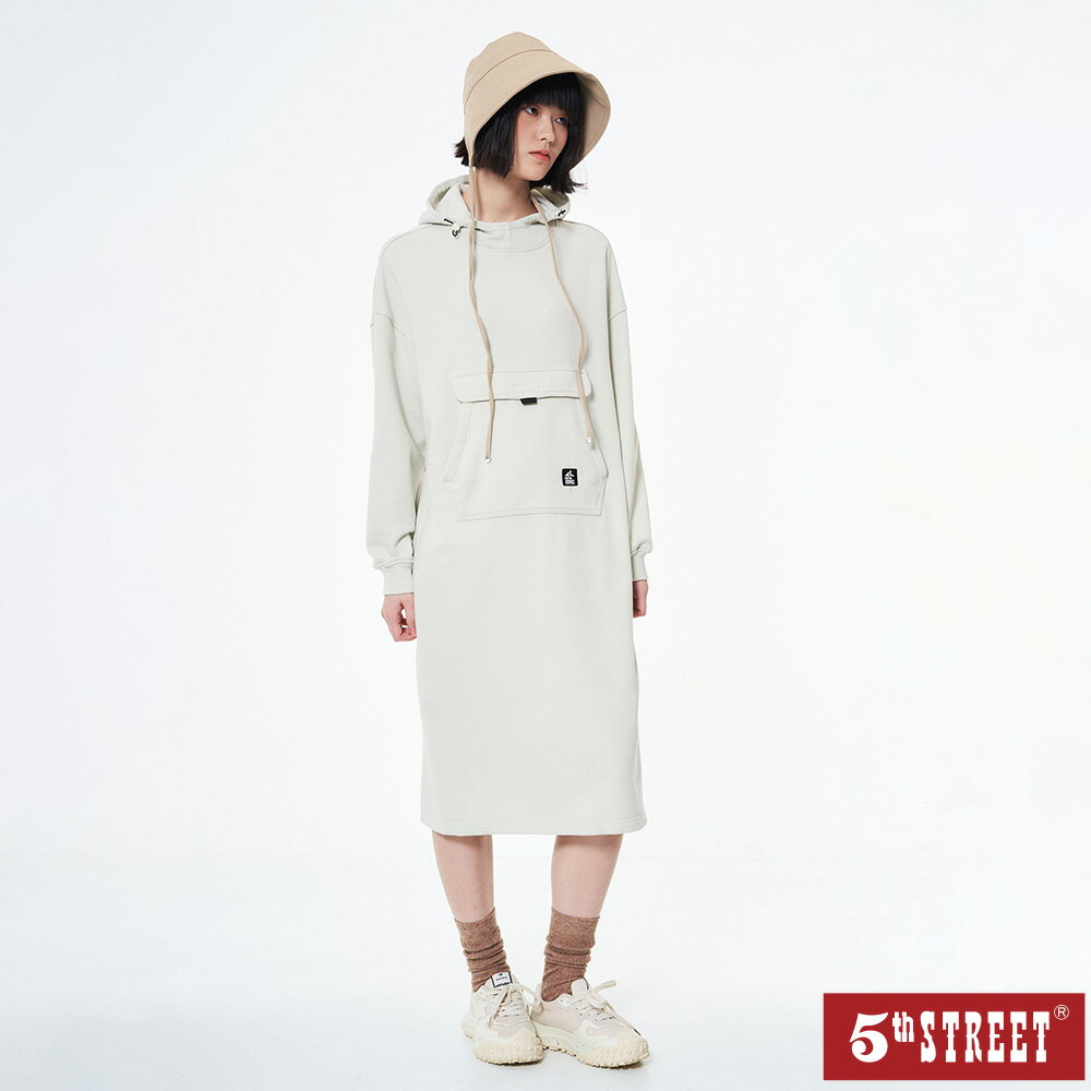 女長版大貼袋長袖連帽T恤-灰卡其【5th STREET】【APP下單享4%點數】