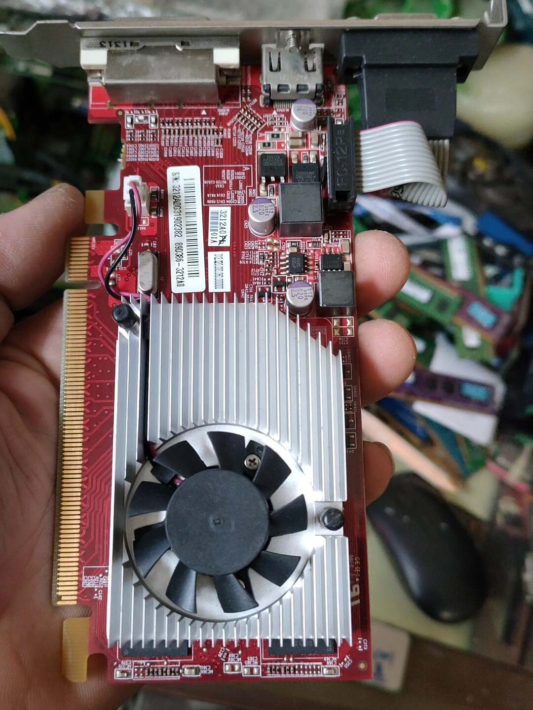 45片 品牌機拆 HD7350 1G 高畫質顯示卡 VGA HDMI DVI 三介面 完好如新 正常使用 實拍照