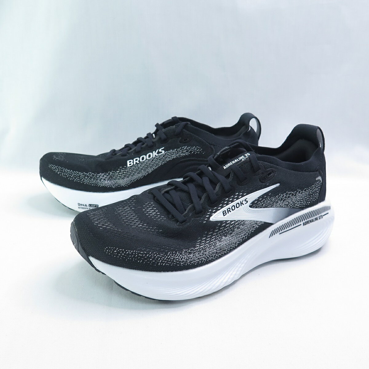 BROOKS 1104544E090 Adrenaline GTS 25 男慢跑鞋 腎上腺數GTS系列 4E寬楦 黑x白