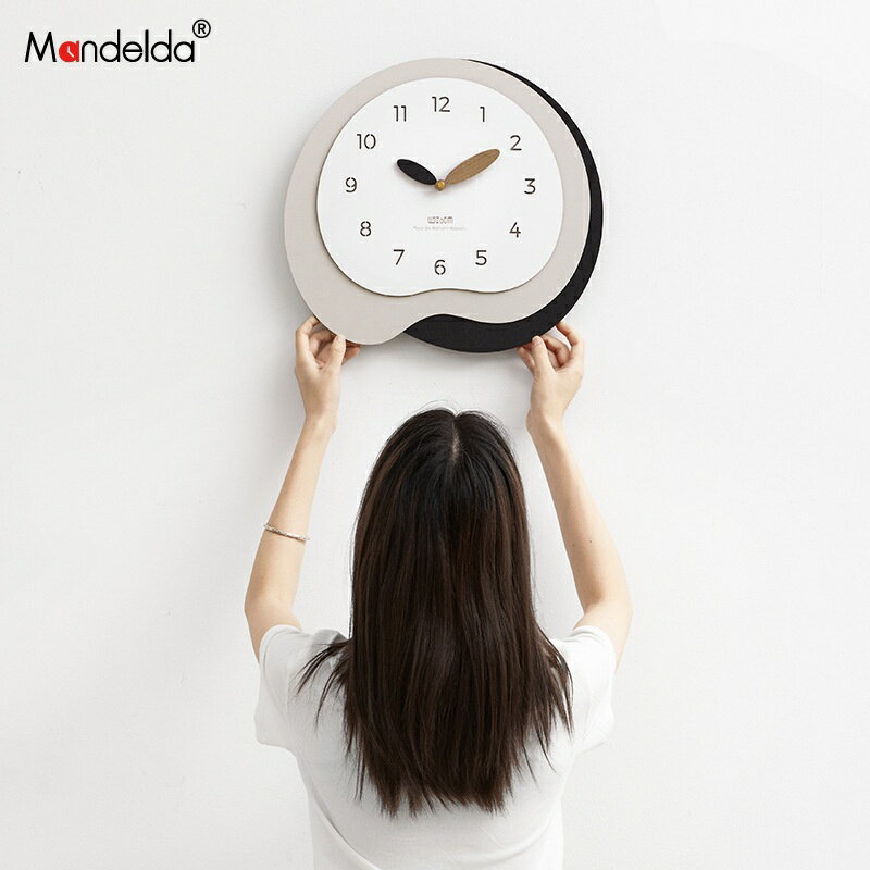 2023新款北歐掛鐘 Mandelda 免打孔時鐘 客廳可愛鐘錶 裝飾品 創意家用