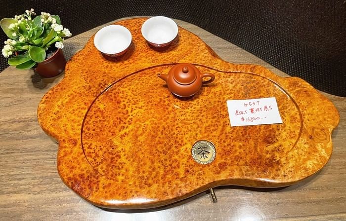 杉木瘤老料滿瘤花精品茶盤，編號G537，尺寸 長54.5，寬39.5，厚5公分，大時代蘇老闆特別訂制精挑細選倒格杉木滿瘤茶盤！非常稀有珍貴，極品等級，歡迎珍收！