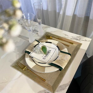 北歐樣板房間別墅酒店家居餐廳餐桌擺臺餐具軟裝搭配輕奢裝飾餐盤