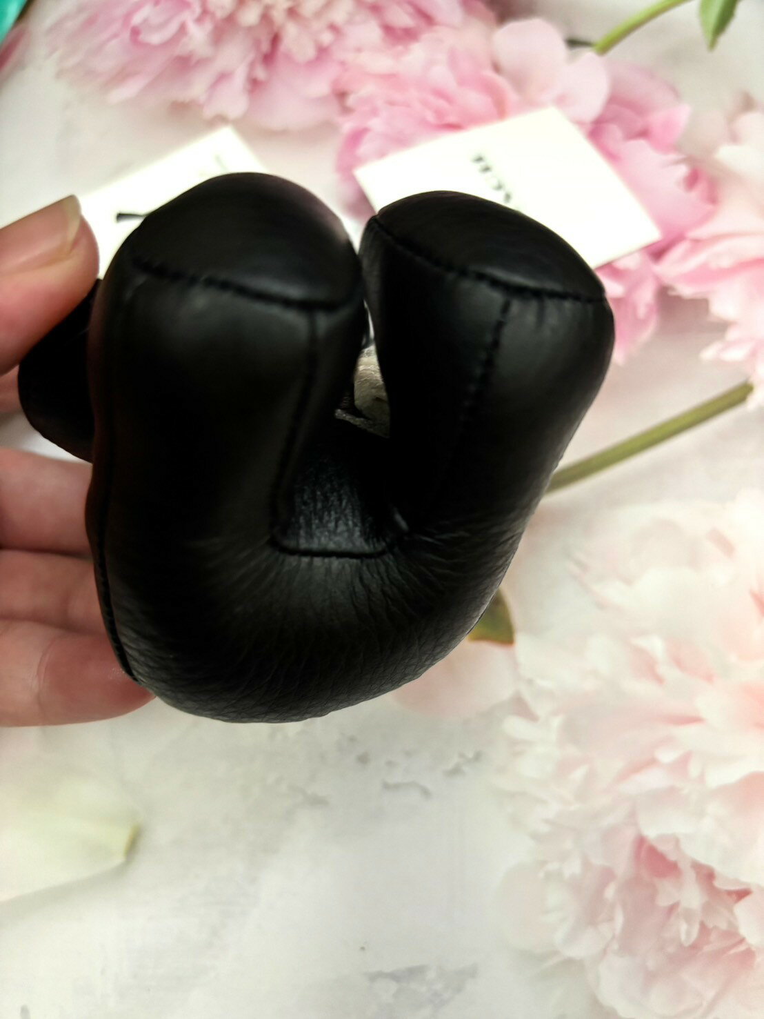 現貨在台~不用等~ Coach 黑色logo 坐姿小熊鑰匙門禁圈 1