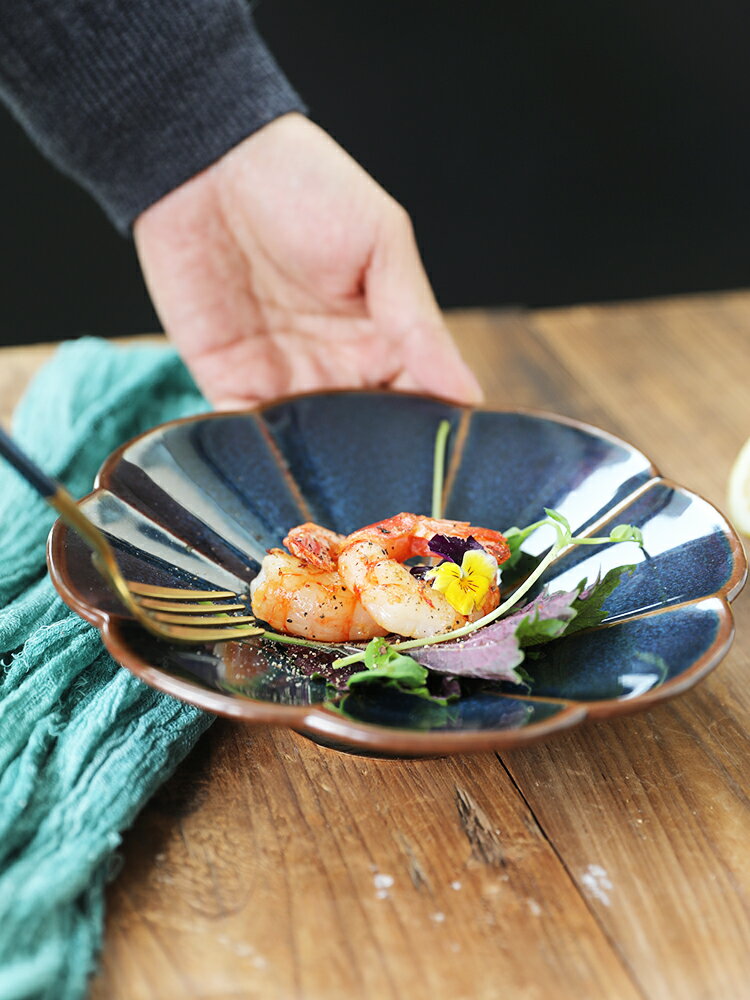 創意花瓣陶瓷菜碟高腳花邊盤個性冷菜盤復古日式餐具茶糕點盤子