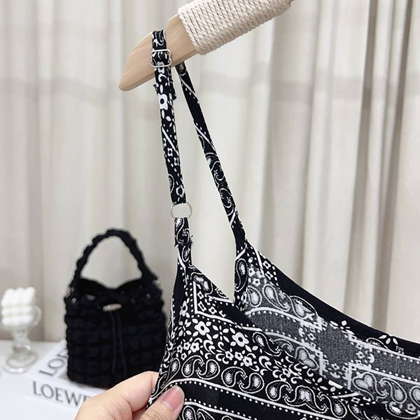 ANNAS 正韓 便宜款 單品實拍 變形蟲 長洋裝 細肩帶 渡假風洋裝 長裙 圖騰 海邊穿搭 性感 海灘裙 韓國 特價 7