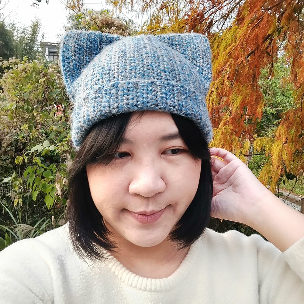 Miranda Handmadex覓品竹北手作店-手工編織羊毛貓耳帽-藍色混色設計-兩面不同色