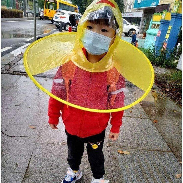 卡通飛碟雨衣小黃鴨斗篷雨傘帽子兒童寶寶幼兒園小童中大童小學生