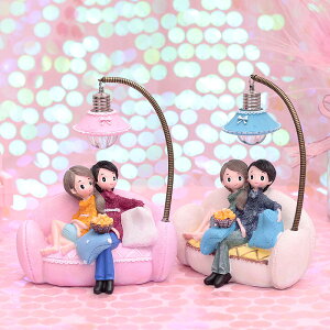 ins燈工藝品情侶擺件創意現代臥室娃娃床頭柜小房間裝飾樹脂擺設