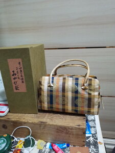 日本回流中古包。帶原包裝，做工漂亮有點西陣織的意思。茶包茶友