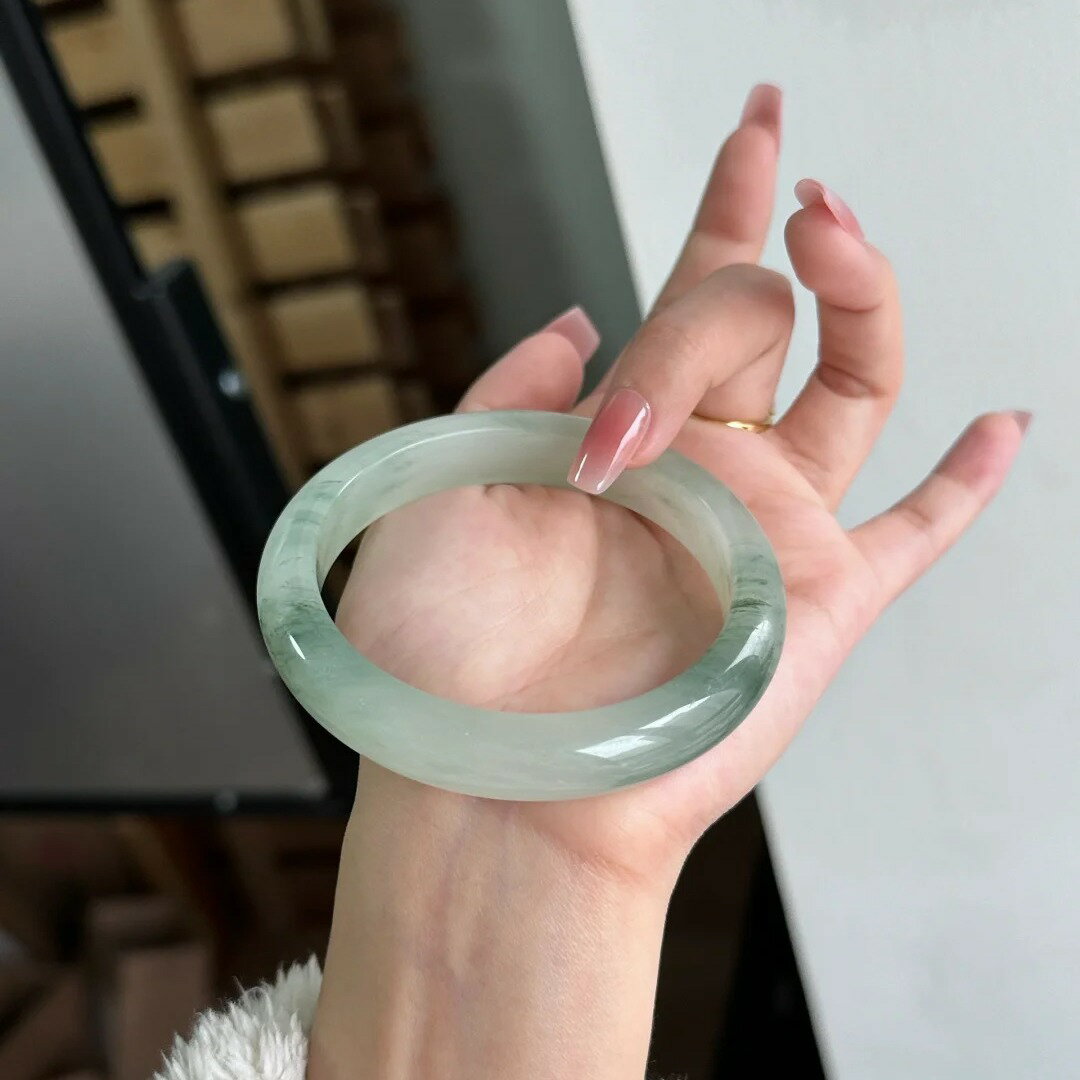 【現貨】【正品】原創天然天山翠手鐲新疆金絲玉不知春冰種翡翠飄花玉鐲圓【北歐家居生活】