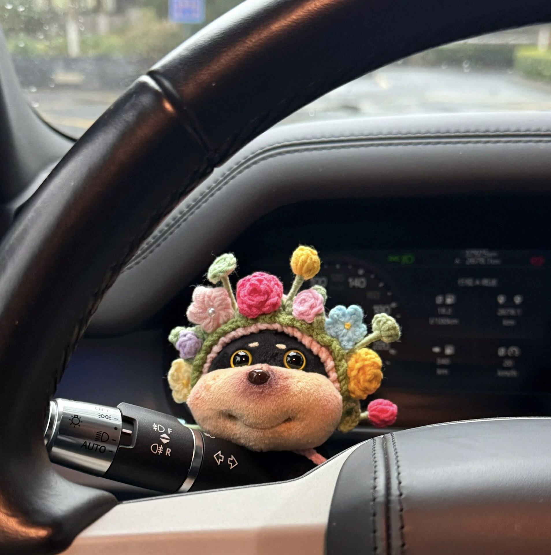 【喜挖】可愛簪花蜜蜂小狗包包掛件車掛鑰匙扣汽車出風口裝飾新車禮物